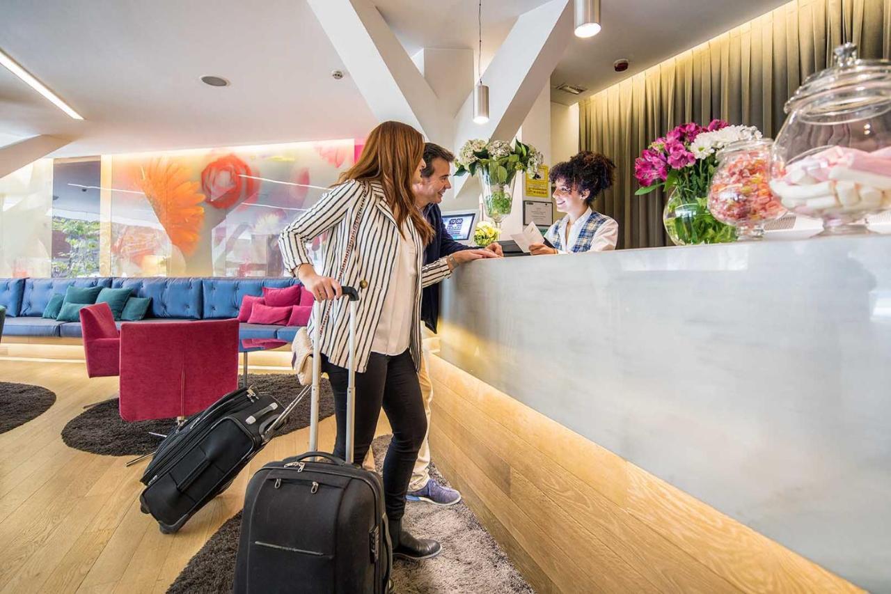 Apartosuites Jardines De Sabatini Madrid Kültér fotó